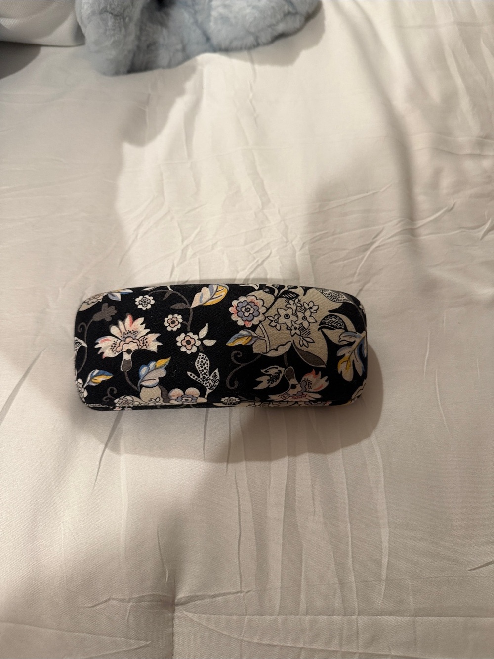 Vera Bradley  Eyeglass Case - Black and Cream